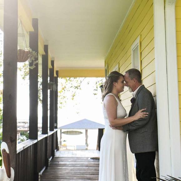 Meet your Posher, Courtney - Picture 1 of 1